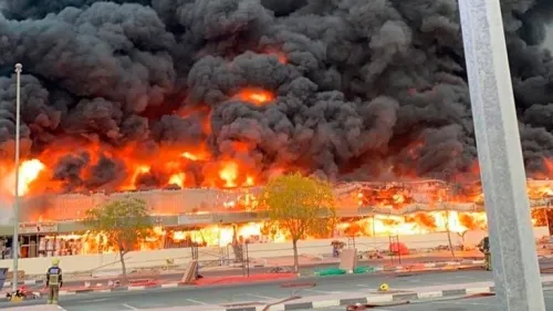 Alerta en Emiratos Árabes Unidos por un gran incendio en la ciudad Ajmán