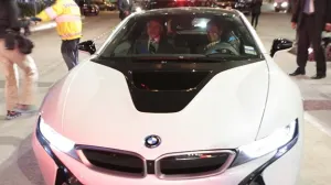 Raúl Salinas reaparece en público en un auto valuado en 2.3 mdp