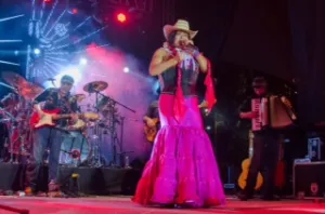 Color y tradición con Lila Downs en la Feria de Puebla 2015