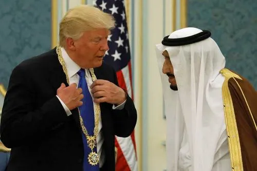 Trump y rey saudí refuerzan lazos y lucha antiterrorista