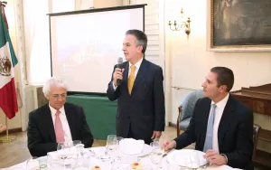 Moreno Valle se reúne en Italia con empresarios del sector turístico