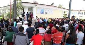 Especialistas y gobierno se reúnen con padres y maestros por caso Teteles