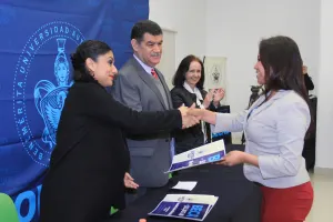 BUAP entrega becas y bonos en beneficio de 187 estudiantes