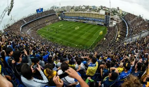 Alcaldía de Buenos Aires clausura estadio de Boca por exceso de público