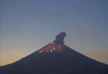 Popocatépetl registra tres explosiones y expulsión de material incandescente en la últimas horas