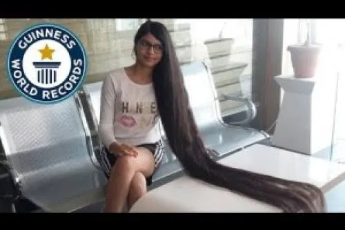 Esta es la melena más larga del mundo: dejó de cortarse el cabello cuando tenía 6 años
