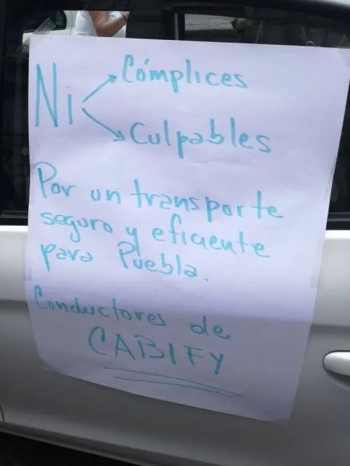 Se manifiestan ex choferes de la empresa Cabify, exigen su regreso para trabajar en Puebla