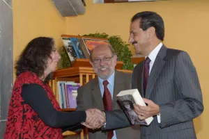 Rector Alfonso Esparza reconoce destacado trabajo de Marcela Lagarde