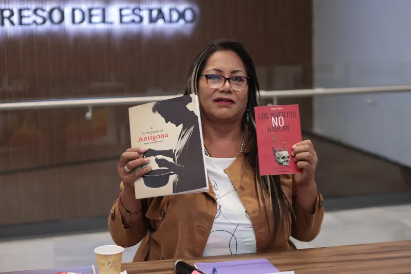 cinthya-gabriela-chumacero-rodriguez-presentacion-libros