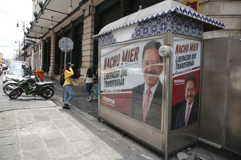 Retira Ayuntamiento de Puebla propaganda política de Ignacio Mier