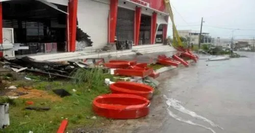 Al menos diez mil evacuados en Filipinas por el paso del tifón Yutu