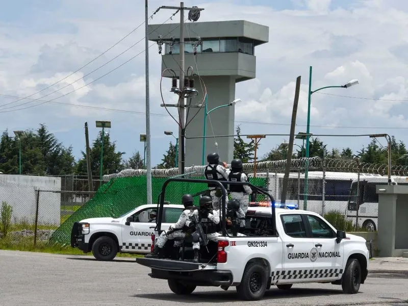 Reportan motín en penal de Durango; Guardia Nacional resguarda la zona