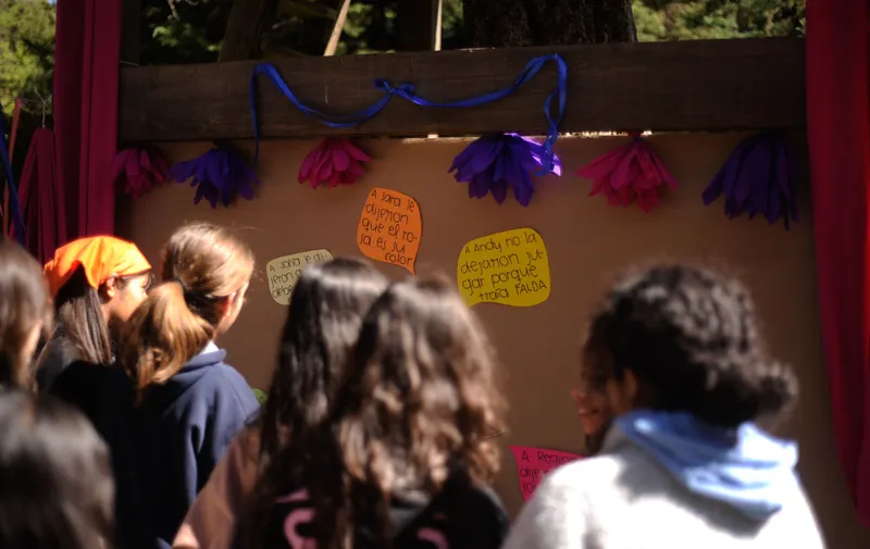 Nos nombramos, nos escuchamos, volamos: niñas y niños construyen la esperanza