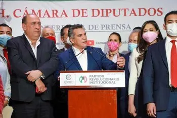 El PRI prepara su enésima traición al país