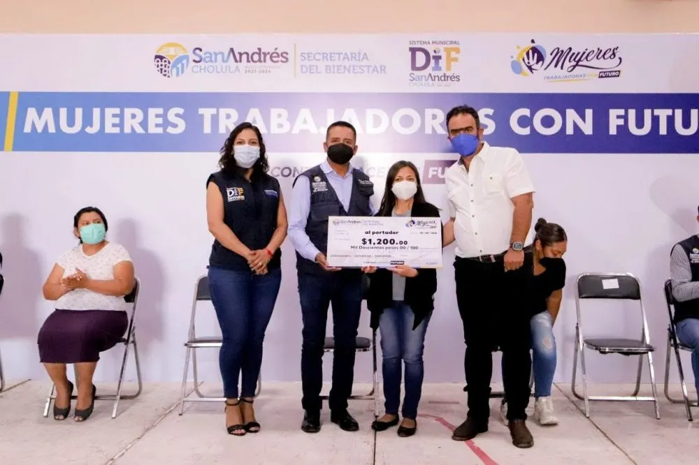 Mundo Tlatehui apoyos mujeres
