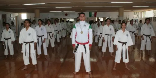 Javier Terán Díaz, estudiante BUAP, campeón de karate en Olimpiada Nacional 2019