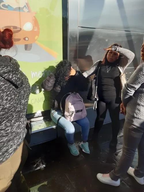 Mujeres detienen a presunta carterista en terminal de RUTA
