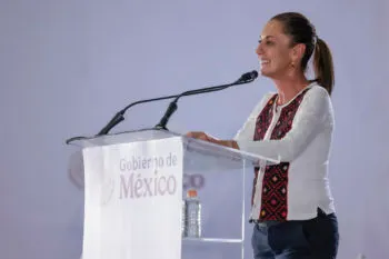 El celular de Sheinbaum sufre hackeo tras el traslado de 29 criminales a Estados Unidos: NYT