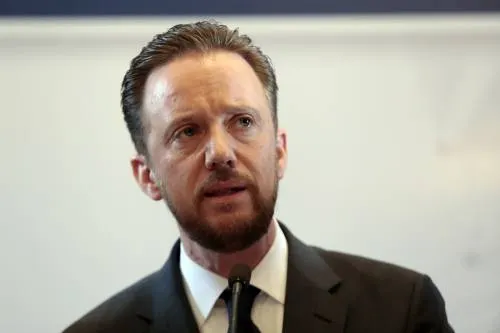 Se debe usar el criterio que más proteja a la población que al delincuente: Banck