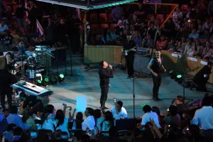 Río Roma enamora en el Palenque con su música