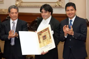 Sergio Berlioz recibe Cédula Real de Puebla