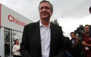 Jorge Vergara solicita el divorcio y custodia de sus hijas