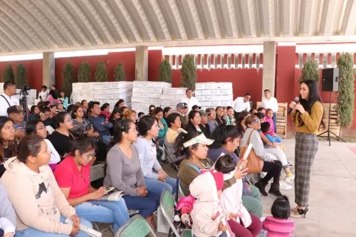 Entregan DIF Estatal y DIF Municipal despensas para diferentes grupos sociales de San Pedro Cholula