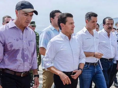 Recorre EPN zonas afectadas por el sismo en Juchitán, Oaxaca