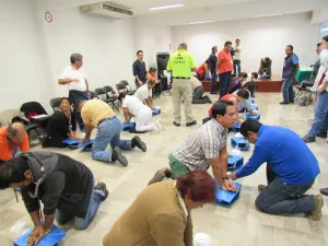 Personal ISSSTE, capacitado en RCP y seguridad vial