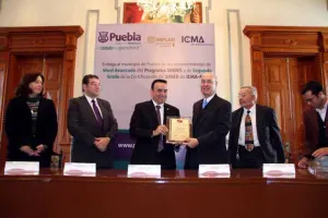 Ayuntamiento recibe reconocimientos de ICMA-ML