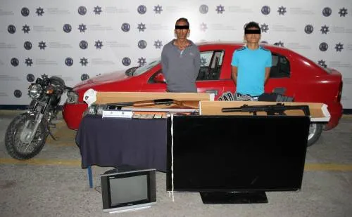Detiene SSPTM a pareja por robo a casa habitación