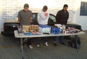 SSPTM asegura a tres ladrones por el presunto robo a una farmacia