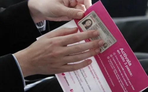 INE extiende vigencia de credenciales para votar que caducaron en 2020