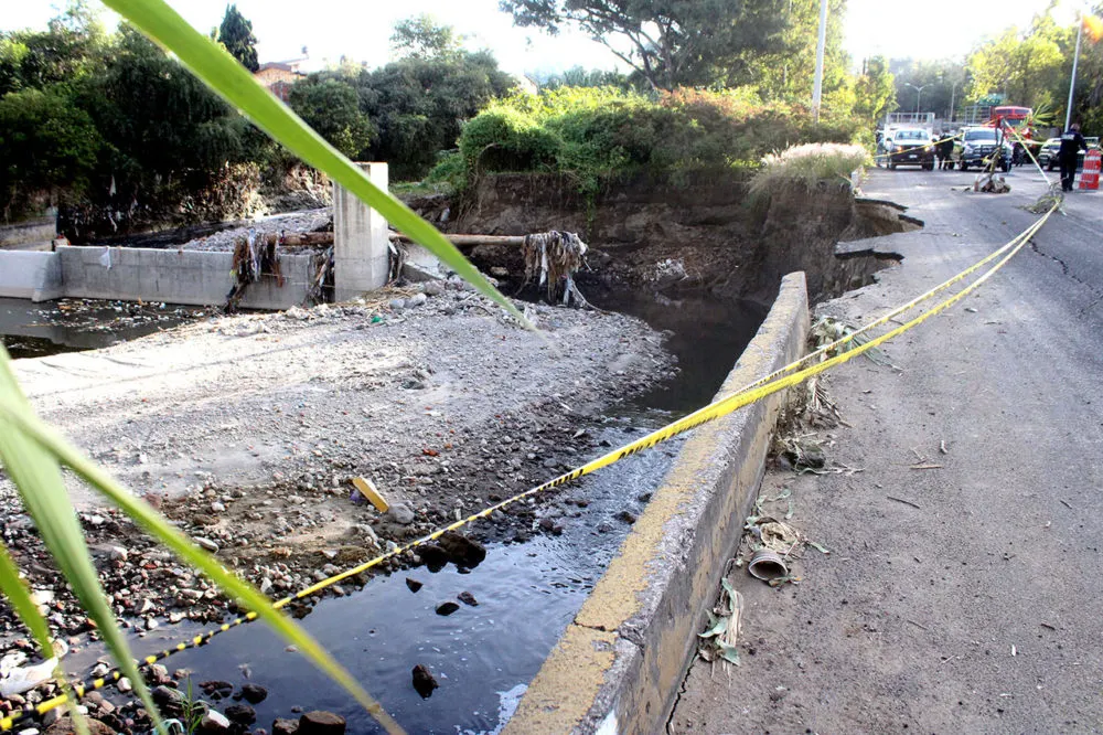 Bulevar Vicente Suarez Desgajamiento