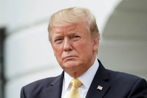 Trump amenaza con sanciones a Cuba por su apoyo militar a Maduro