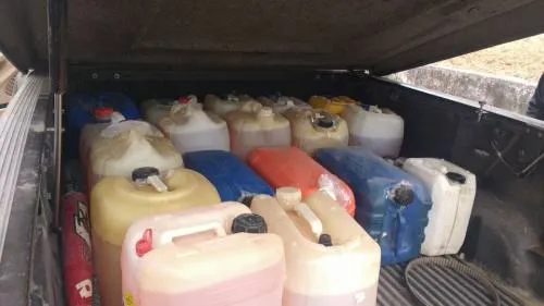 Decomisan hidrocarburo robado y vehículos para transportarlo