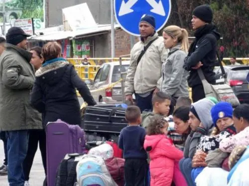 Opositores llaman a paro contra medidas de Maduro este martes