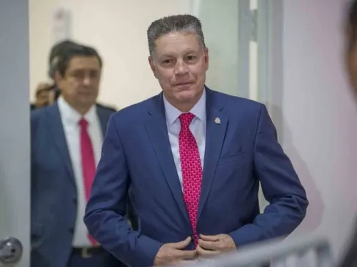 Ricardo Peláez niega salida de jugadores en Chivas