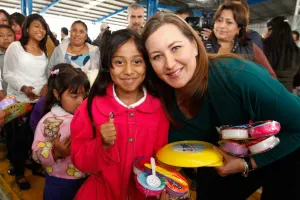 SEDIF entrega de más de 70 mil juguetes, para celebrar día de reyes.