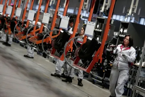Anuncian reactivación de 40 empresas automotrices en Puebla; no se han perdido empleos en el sector