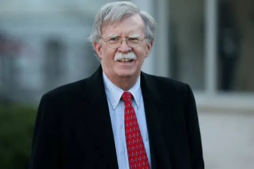 EU estudia sanciones secundarias a países que comercien con Venezuela: Bolton