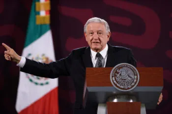 AMLO ataca al ministro Luis María Aguilar por crítica la reforma al poder judicial 