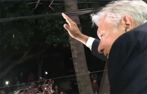 Gutiérrez Müller difunde video inédito de festejo de AMLO