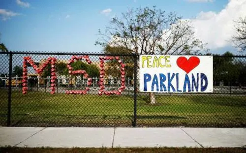 Se suicida otro estudiante de la escuela de Parkland donde ocurrió tiroteo
