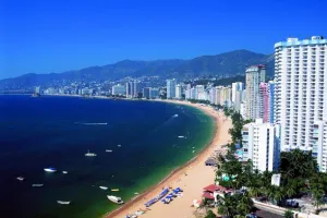 Vive ola violenta Acapulco