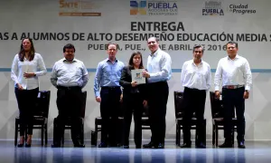 Gobierno garantiza acceso a la educación a todos los poblanos: Moreno Valle