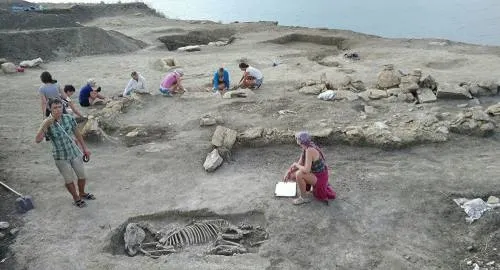 Descubren en Crimea la “tumba de un extraterrestre” (fotos)