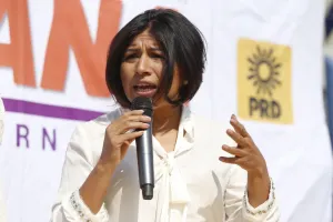 Propone Roxana cuatro debates; tres organizados por IEE, uno por IP