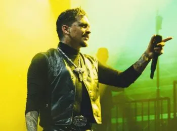 Se suspende concierto de Christian Nodal en Ecuador por amenaza de bomba