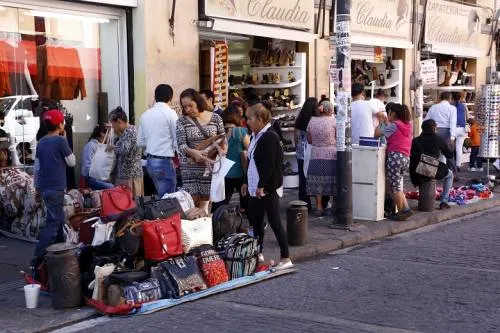 Actividad comercial establecida se está cayendo y las autoridades son omisas: Ayala Vázquez